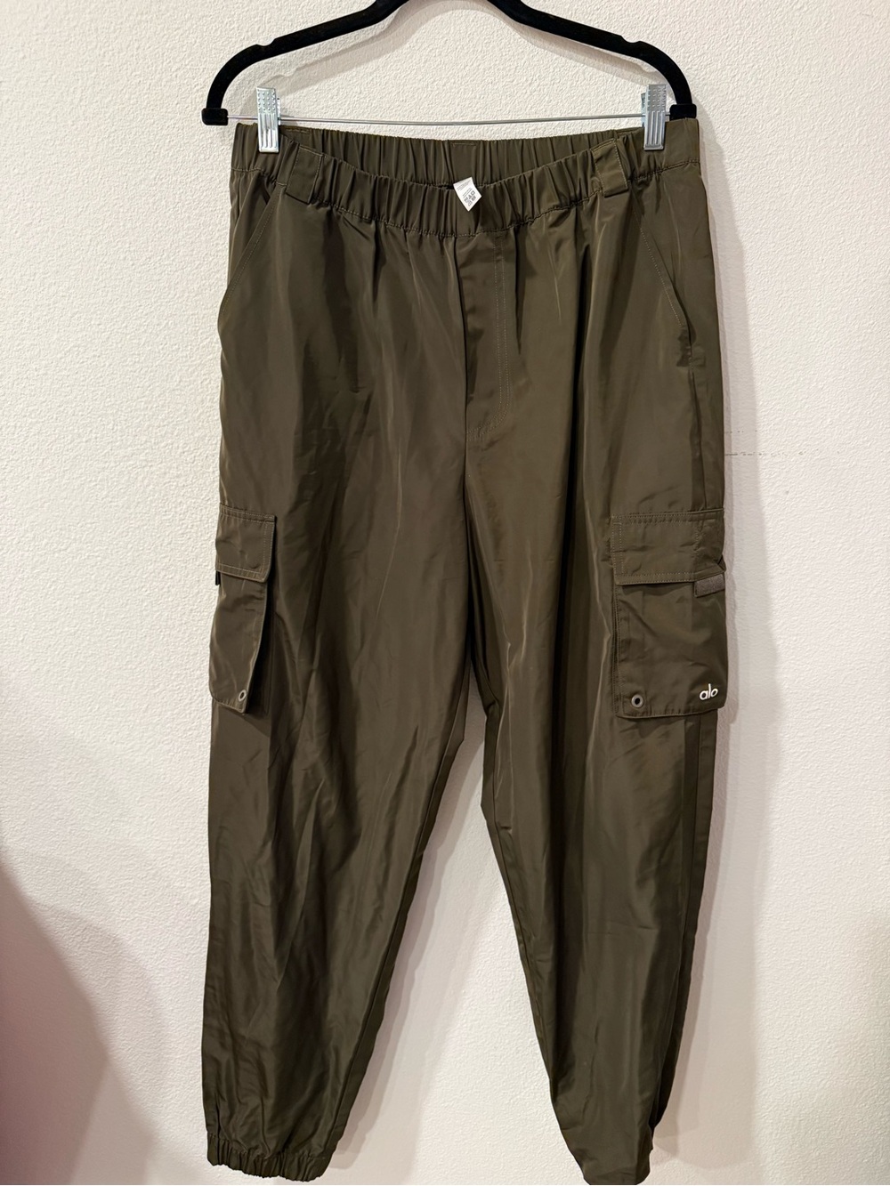 ALO Yoga Olive Cargo Jogger Pants